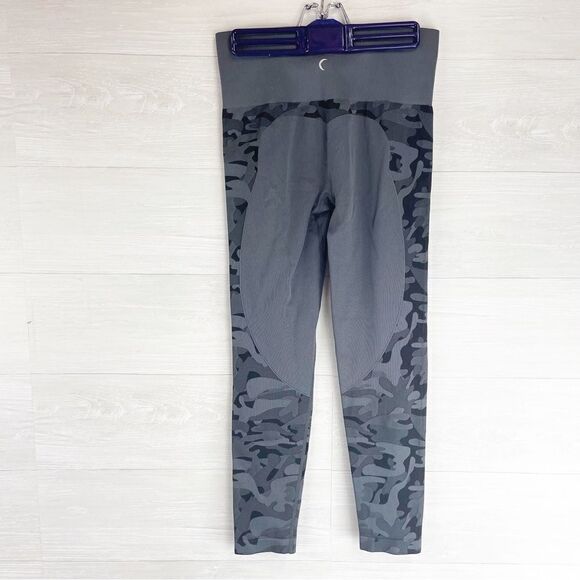 Zyia Seamless Camo High Waist 7/8 Performance Leggings - Picture 6 of 8